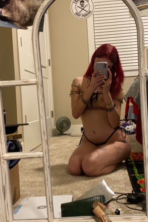 babydollizzie onlyfans leaked picture 1