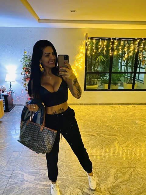 bruna021 onlyfans leaked picture 1