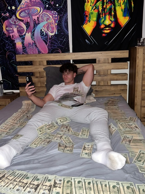 cashalphaconnor onlyfans leaked picture 1