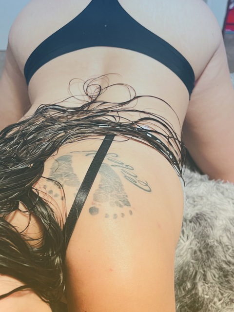 daniela0913 onlyfans leaked picture 1