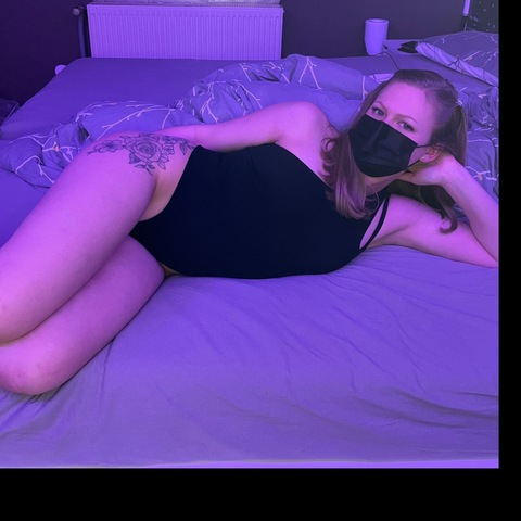 elfiescupcakeworldfree onlyfans leaked picture 1