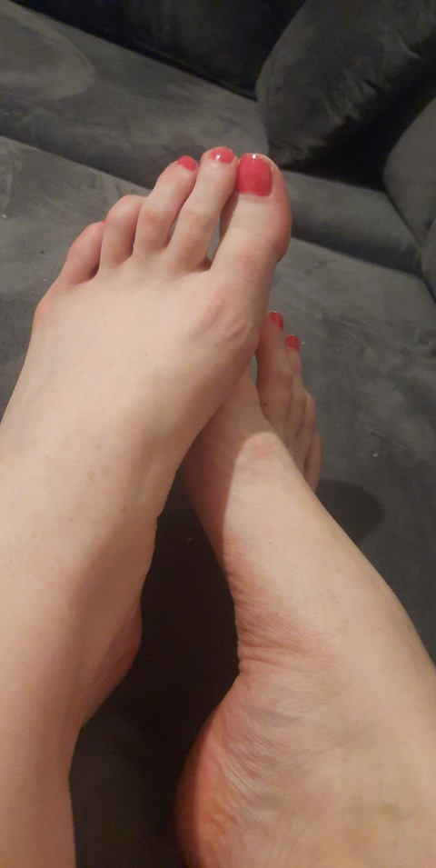 footfetishqween1995 onlyfans leaked picture 1