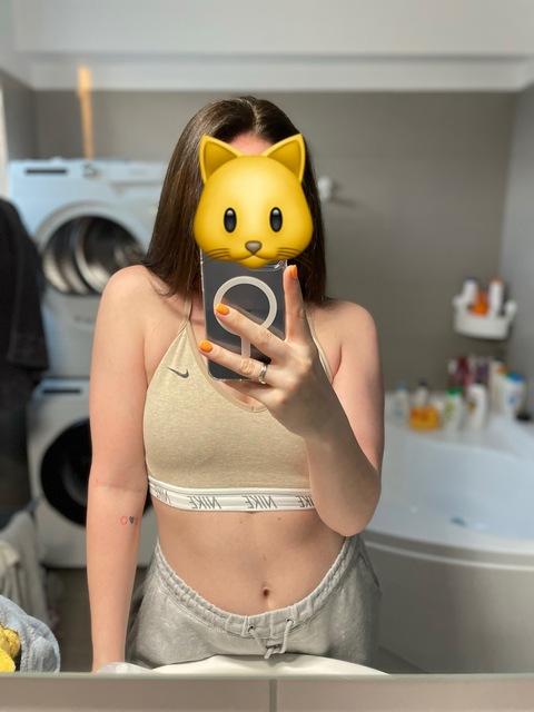 goldenflower031211 onlyfans leaked picture 1