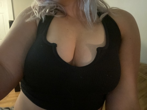 goldengabby onlyfans leaked picture 1