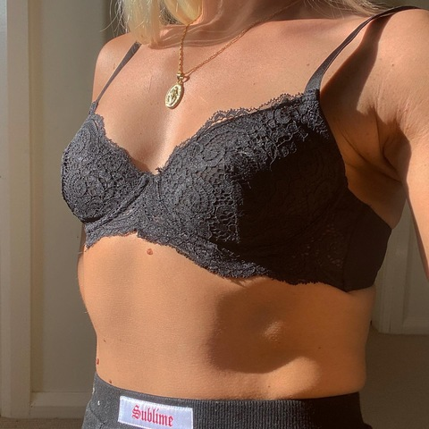 holliechamberlain onlyfans leaked picture 1