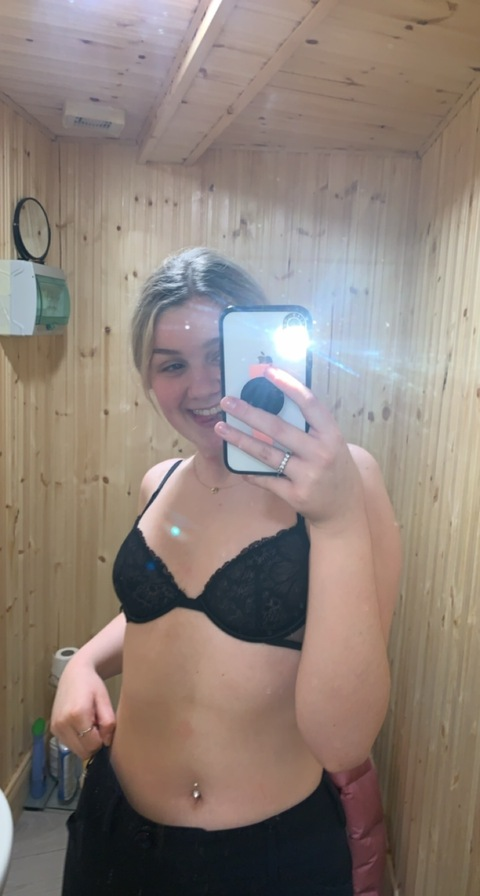 kaylamacxox onlyfans leaked picture 1