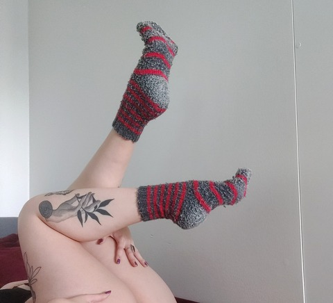 ladywoolsocks onlyfans leaked picture 1