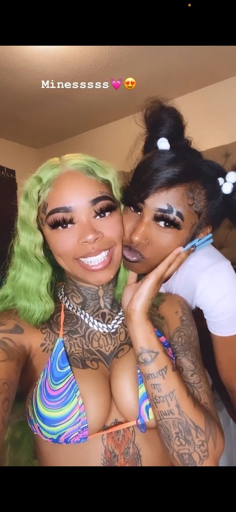 lesbifreaky onlyfans leaked picture 1
