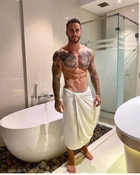 mikechabotfitness onlyfans leaked picture 1