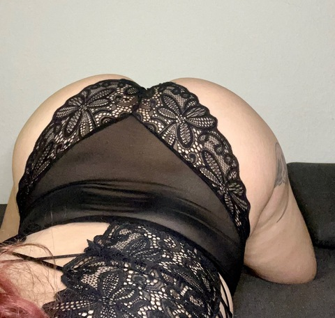 milkmom98 onlyfans leaked picture 1