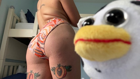 peaches_and_pussy onlyfans leaked picture 1