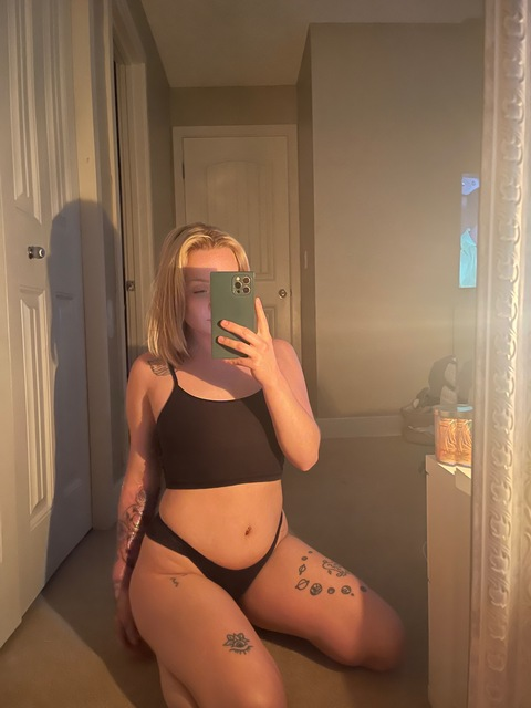 piperrrose onlyfans leaked picture 1