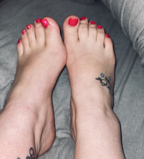 prettysole-sparklytoes onlyfans leaked picture 1