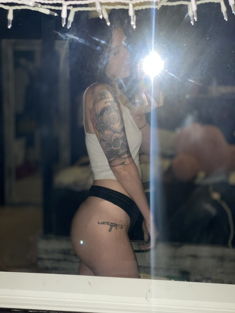queen_of onlyfans leaked picture 1