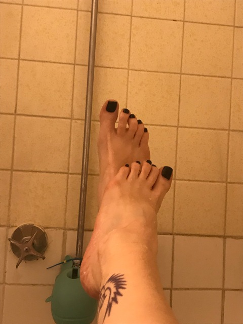 roxyprettytoes onlyfans leaked picture 1