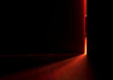 Header of theredroom627