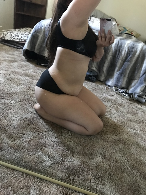 theresalexislyn onlyfans leaked picture 1