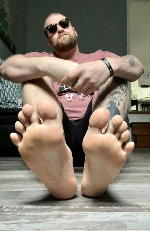 ticklerlee82 onlyfans leaked picture 1